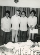 Ok. 1984, Manila, Filipiny.
Jan Kułakowski, sekretarz generalny Światowej Konfederacji Pracy (2. z lewej), w towarzystwie m.in. van Thana (2. z prawej).
Fot. NN, kolekcja Zofii i Jana Kułakowskich, udostępniła Zofia Kułakowska, zbiory Ośrodka KARTA