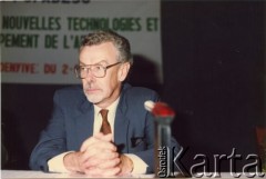 2-6.10.1989, Lome, Togo.
Jan Kułakowski podczas VI Walnego Zgromadzenia Panafrykańskiej Fundacji Rozwoju Gospodarczego, Społecznego i Kulturalnego na temat: 