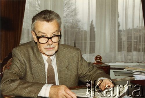 Ok. 1996, brak miejsca.
Ambasador RP przy Unii Europejskiej Jan Kułakowski.
Fot. NN, kolekcja Jana i Zofii Kułakowskich, zbiory Ośrodka KARTA