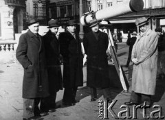 1939-1944, Bukareszt, Rumunia.
Pracownicy Biura Uciekinierów Rumuńskiego Czerwonego Krzyża, które pomagało polskim uchodźcom.
Fot. NN, zbiory Ośrodka KARTA, udostępniła Anca Cristina Nemes.
