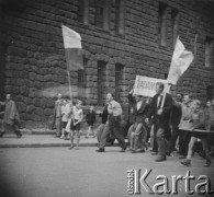 28.06.1956, Poznań, Poznańskie woj., Polska.
Protestujący robotnicy z hasłem 