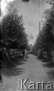 1919, Nowo-Nikołajewsk (Nowosybirsk), Rosja.
Widok na aleję parkową, w głębi cerkiewka.
Fot. Jarosław Okulicz-Kozaryn, zbiory Ośrodka KARTA
