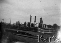1919, Syberia, Rosja.
Ruiny spalonego budynku.
Fot. Jarosław Okulicz-Kozaryn, zbiory Ośrodka KARTA