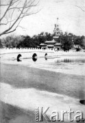 1918, Chiny.
Widok świątyni.
Fot. Jarosław Okulicz-Kozaryn, zbiory Ośrodka KARTA