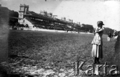 1918, Francja.
Tor wyścigów konnych.
Fot. Jarosław Okulicz-Kozaryn, zbiory Ośrodka KARTA
