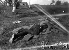 Sierpień 1914, Rewel (Tallin).
Odpoczynek porucznika Iwanowa. 
Fot. Jarosław Okulicz-Kozaryn, zbiory Ośrodka KARTA