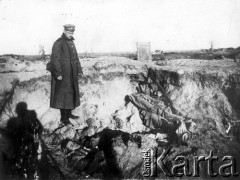 Listopad 1914, Rozwadów.
Polegli w okopach podczas bitwy nad Sanem.
Fot. Jarosław Okulicz-Kozaryn, zbiory Ośrodka KARTA.