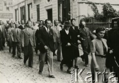 3.05.1941, Craiova, Rumunia.
Polscy uchodźcy podczas pochodu w rocznicę uchwalenia Konstytucji 3-go Maja.
Fot. NN, zbiory Ośrodka KARTA
