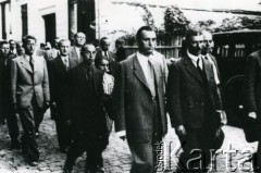 3.05.1941, Craiova, Rumunia.
Polscy uchodźcy podczas pochodu w rocznicę uchwalenia Konstytucji 3-go Maja.
Fot. NN, zbiory Ośrodka KARTA
