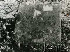 1983, Bukareszt, Rumunia.
Grób pułkownika Józefa Becka na cmentarzu Belu w Bukareszcie, stan z 1983 r.
Fot. M. Moldoveanu, zbiory Ośrodka KARTA