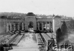 1918-1939, Lwów, Polska.
Cmentarz Obronców Lwowa.
Fot. Adolf Matyka, zbiory Ośrodka Karta, udostepnił Leon Pawłowski
