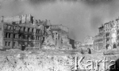 1946, Warszawa, Polska.
 Fragment zniszczonego miasta, ruiny domów.
 Fot. Kazimierz Seko, zbiory Ośrodka KARTA
   
