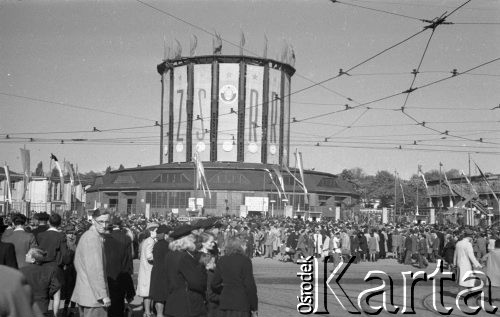 1947, Poznań, Polska.
Targi Poznańskie, pawilon ZSRR..
Fot. Kazimierz Seko, zbiory Ośrodka KARTA
 
