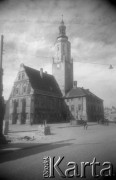 1947, Namysłów, Polska.
 Fragment miasta, Ratusz.
 Fot. Kazimierz Seko, zbiory Ośrodka KARTA
   
