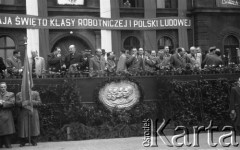 1.05.1949, Katowice, Polska.
Pochód pierwszomajowy, transparent nad trybuną honorową: 