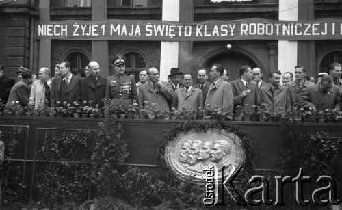 1.05.1949, Katowice, Polska.
Pochód pierwszomajowy, transparent nad trybuną honorową: 