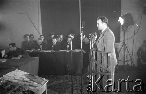 Styczeń 1954, Opole, Polska.
Proces oskarżonych o paserstwo.
Fot. Kazimierz Seko, zbiory Ośrodka KARTA
 
