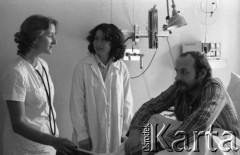 1981, Sosnowiec (?), Polska.
Jeden z uczestników strajku głodowego podczas pobytu w szpitalu.
Fot. Kazimierz Seko, zbiory Ośrodka KARTA

