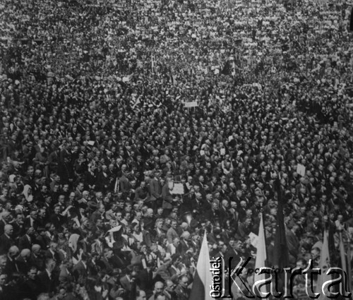 1946-1948, Góra Świętej Anny, woj. śląskie, Polska.
Manifestacja na Górze św. Anny, msza święta.
Fot. NN, reprodukcja Kazimierz Seko, zbiory Ośrodka KARTA.

