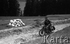 Sierpień 1950, Zakopane, Polska.
Rajd Tatrzański.
Fot. Kazimierz Seko, zbiory Ośrodka KARTA
