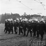 1.05.1971, Katowice, Polska.
Pochód pierwszomajowy, grupa górników z kopalni 