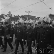 1.05.1971, Katowice, Polska.
Pochód pierwszomajowy, grupa górników z kopalni 