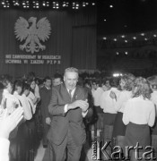1972, Katowice, Polska.
I Sekretarz KC PZPR Edward Gierek podczas spotkania przedwyborczego, w tle hasło: 