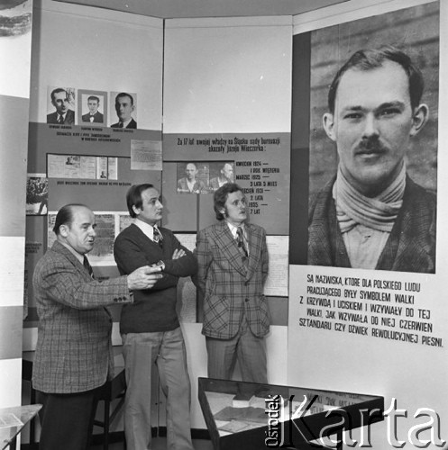 Listopad 1977, Katowice, Polska.
Jan Wieczorek z synami Andrzejem i Grzegorzem w Izbie Tradycji Kopalni Węgla Kamiennego 