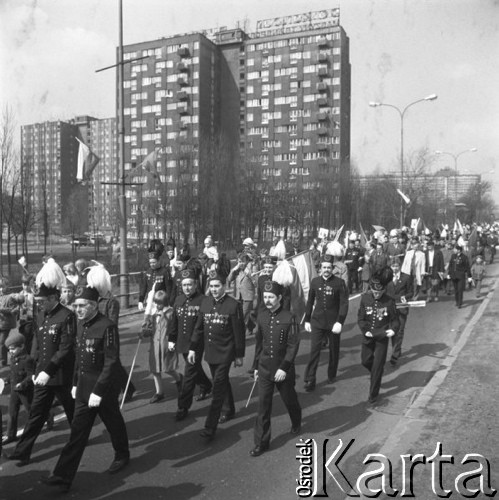 1.05.1982, Katowice, Polska.
Górnicy z Kopalni Węgla Kamiennego 