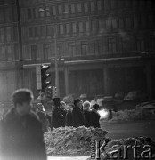 12.02.1969, Warszawa, Polska.
Przechodnie na ulicy w mroźny dzień.
Fot. Jarosław Tarań, zbiory Ośrodka KARTA [69-101]
 

