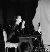 02.06.1966, Warszawa, Polska.
Barbara Skarżanka na scenie.
Fot. Jarosław Tarań, zbiory Ośrodka KARTA [66-75]
 
