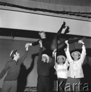 02.06.1967, Warszawa, Polska.
Tancerka Loda Halama (właściwie Leokadia Halama), podczas gościnnych występów w Warszawie.
Fot. Jarosław Tarań, zbiory Ośrodka KARTA [67-113]
 
