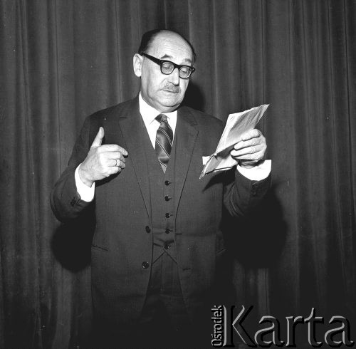 19.04.1967, Warszawa, Polska.
Felietonista Stefan Wiechecki 