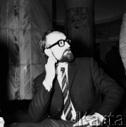 23.12.1968, Warszawa, Polska.
Kompozytor Krzysztof Penderecki.
Fot. Jarosław Tarań, zbiory Ośrodka KARTA [68-90]
 
