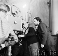 17.10.1969, Nowy Sącz, Polska
Reżyser Andrzej Kondratiuk [pierwszy z prawej] podczas kręcenia filmu pt. 