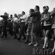 3.06.1969, Warszawa, Polska.
Pokazy przed Pałacem Kultury, rosyjski taniec 
