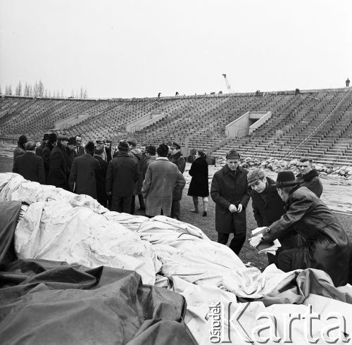 12.02.1971, Warszawa, Polska.
 Namiot na tartan Skry.
 Fot. Jarosław Tarań, zbiory Ośrodka KARTA [71-29]
   

