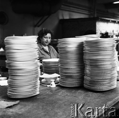 Wrzesień 1971, Wałbrzych, Polska
 Fabryka Porcelany Stołowej 