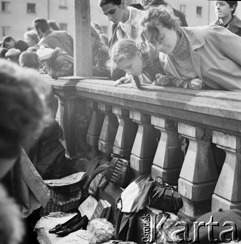 11.10.1971,Warszawa, Polska.
 Giełda na warszawskim Mariensztacie zainicjowana przez 
