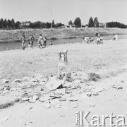 Lipiec 1972, Warszawa, Polska.
Plaża. Kępa Potocka.
Fot. Jarosław Tarań, zbiory Ośrodka KARTA [72-11]
 
