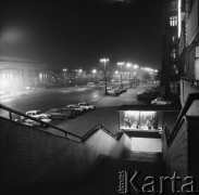 5.01.1972, Warszawa, Polska.
Miasto nocą.
Fot. Jarosław Tarań, zbiory Ośrodka KARTA [72-38]
 
