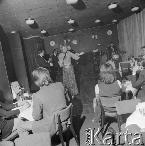 9.03.1972, Warszawa, Polska.
Marta Nowosad 