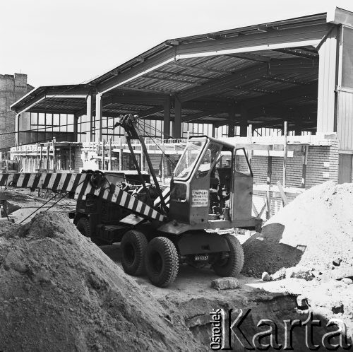 2.05.1972, Warszawa, Polska.
 Budowa hali Coca Coli.
 Fot. Jarosław Tarań, zbiory Ośrodka KARTA [72-31]
   
