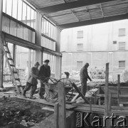 14.04.1972, Warszawa, Polska.
 Budowa zakładów Coca-Coli.
 Fot. Jarosław Tarań, zbiory Ośrodka KARTA [72-153]
   
