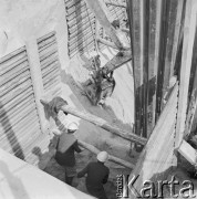 13.04.1972, Warszawa, Polska.
Budowa Trasy Łazienkowskiej.
Fot. Jarosław Tarań, zbiory Ośrodka KARTA [72-234]
 
