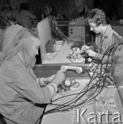 27.11.1973, Radom, Polska
 Fabryka telefonów.
 Fot. Jarosław Tarań, zbiory Ośrodka KARTA [73-11]
   
