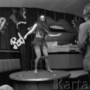 20.12.1973, Warszawa, Polska.
Tańce dyskotekowe.
Fot. Jarosław Tarań, zbiory Ośrodka KARTA [73-70]
 
