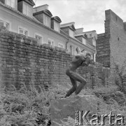 19.07.1973, Warszawa, Polska.
Rzeźby na Starówce.
Fot. Jarosław Tarań, zbiory Ośrodka KARTA [73-72]
 

