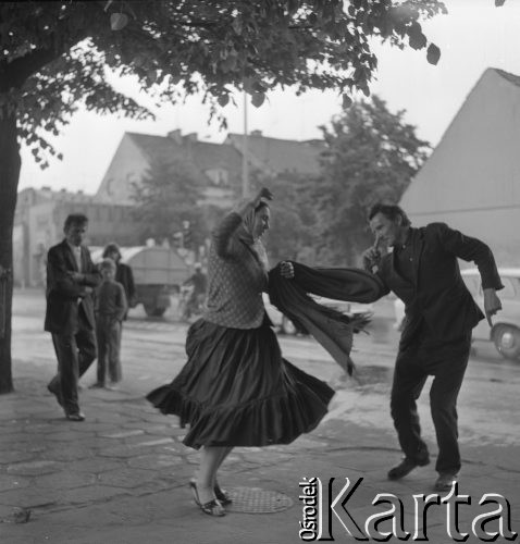24.06.1974, Płock, Polska
Festiwal Folklorystyczny.
Fot. Jarosław Tarań, zbiory Ośrodka KARTA [74-191]
 
