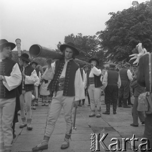 24.06.1974, Płock, Polska
Festiwal Folklorystyczny.
Fot. Jarosław Tarań, zbiory Ośrodka KARTA [74-191]
 
